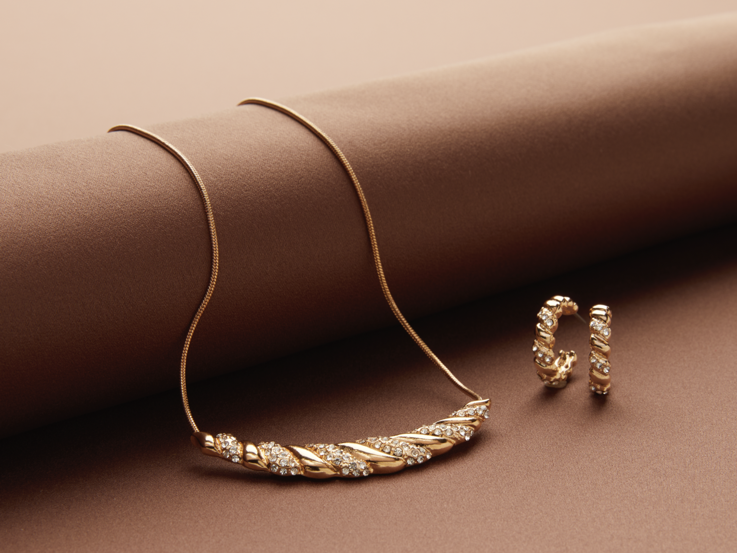 Diamond & gold set